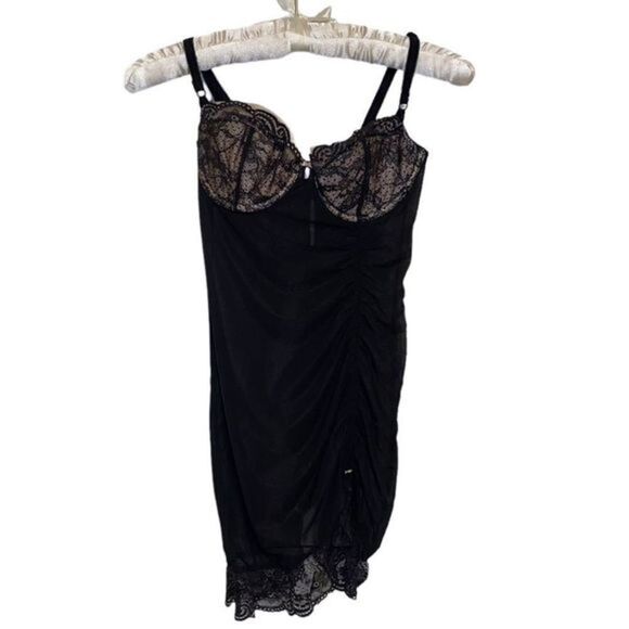 Victoria's Secret Other - Y2K Victoria's Secret‎ lingerie lace trim ruched night gown built in bra